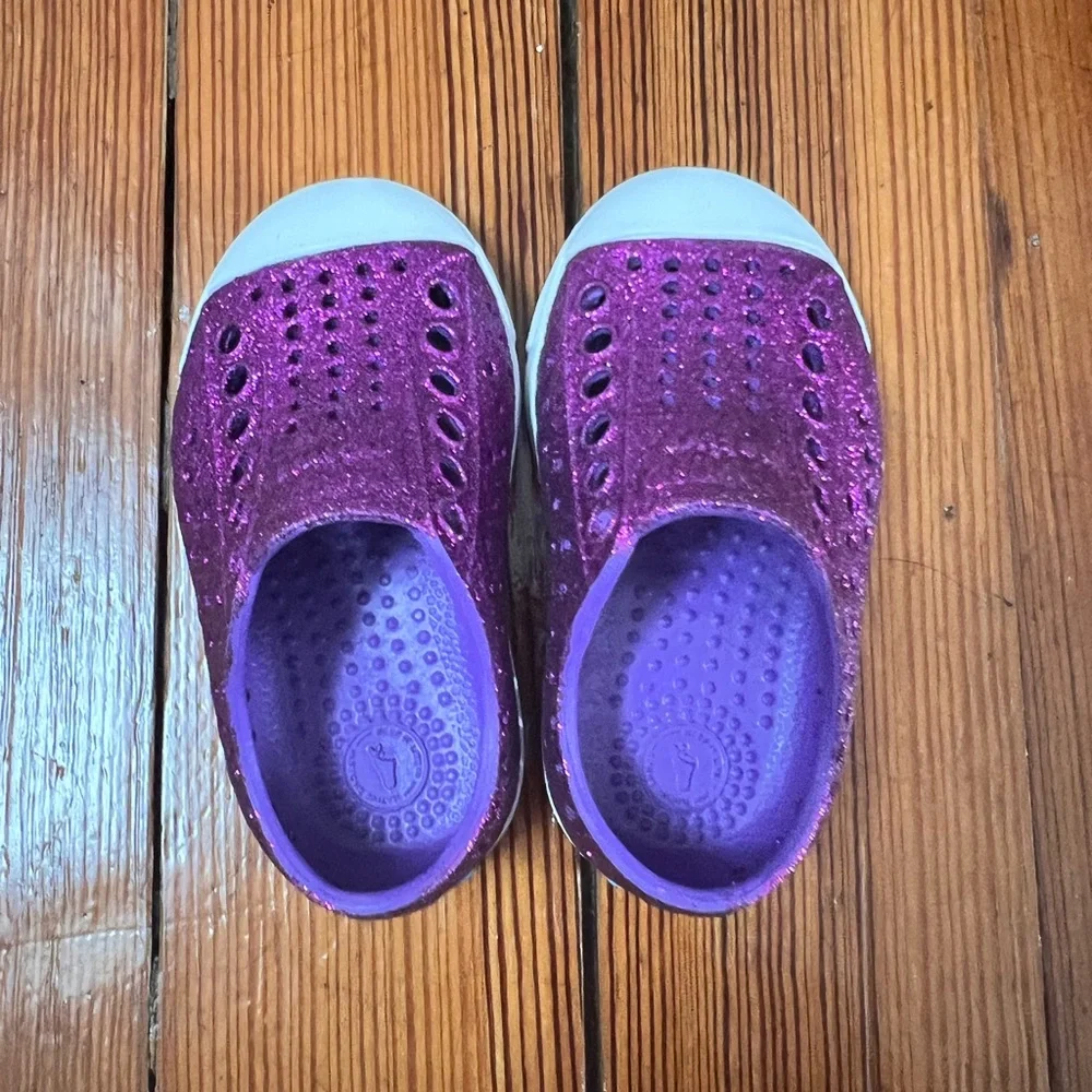 Native‎ toddler Jefferson glitter sneaker 4c